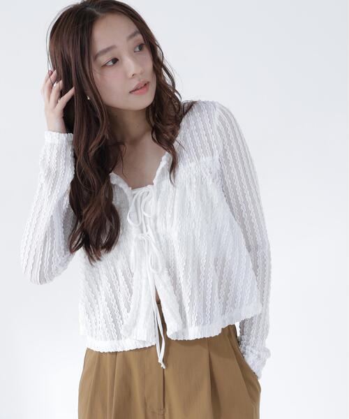 NATURAL BEAUTY BASIC(ナチュラルビューティーベーシック)の「フロントリボンシアーカーディガン(カーディガン/ボレロ・レディース・ダークブラウン/ブラック/オフホワイト・フリ-)」の2枚目の写真