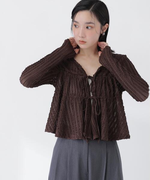 NATURAL BEAUTY BASIC(ナチュラルビューティーベーシック)の「フロントリボンシアーカーディガン(カーディガン/ボレロ・レディース・ダークブラウン/ブラック/オフホワイト・フリ-)」の9枚目の写真