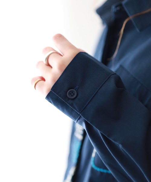 Emago(イマゴ)の「EMAGO らくがきロゴ刺繍シャツ 長袖(シャツ/ブラウス・レディース・ネイビー/ブラック/ホワイト・FREE)」の15枚目の写真