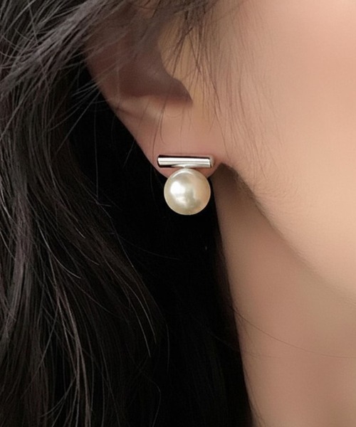 yu-ka(ユーカ)の「YU-KA:バーライン パールピアス Barline Pearl Earrings(ピアス(両耳用)・レディース・ゴールド/シルバー・FREE)」の1枚目の写真