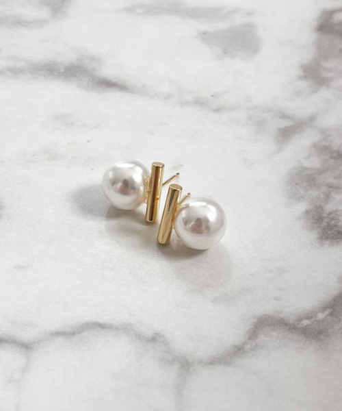 yu-ka(ユーカ)の「YU-KA:バーライン パールピアス Barline Pearl Earrings(ピアス(両耳用)・レディース・ゴールド/シルバー・FREE)」の7枚目の写真