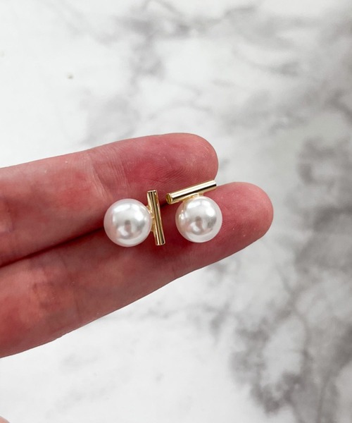 yu-ka(ユーカ)の「YU-KA:バーライン パールピアス Barline Pearl Earrings(ピアス(両耳用)・レディース・ゴールド/シルバー・FREE)」の8枚目の写真