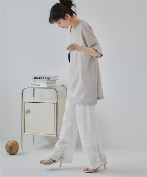 slattgir(スラットジール)の「高身長 バックリボンデザインチュニックブラウス(トールサイズ)Essenave(シャツ/ブラウス・レディース・ネイビー/ライトベージュ・M~L/LL~3L/4L~5L)」の5枚目の写真