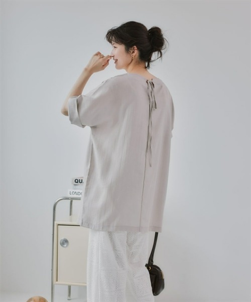 slattgir(スラットジール)の「高身長 バックリボンデザインチュニックブラウス(トールサイズ)Essenave(シャツ/ブラウス・レディース・ネイビー/ライトベージュ・M~L/LL~3L/4L~5L)」の6枚目の写真