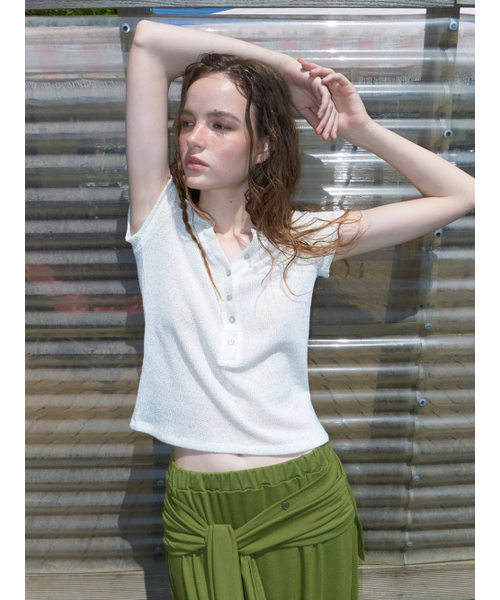 ETMON(エトモン)の「Half Open Button T-Shirt, Oatmeal(Tシャツ/カットソー・レディース・その他・F)」の3枚目の写真