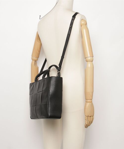 GUIONNET(ギオネ)の「GUIONNET TILE 4BY3 SHOULDER BAG ギオネ タイルフォーバイスリー 2WAY ショルダーバッグ(ハンドバッグ・レディース・ブラック・FREE)」の13枚目の写真