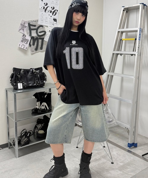 Figments(フィグメンツ)の「ナンバリングフェードビッグTシャツ(Tシャツ/カットソー・レディース・ホワイト/ブラック・FREE)」の4枚目の写真