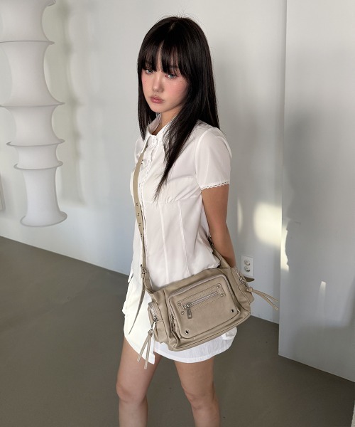 4INT.(フォイント)の「スリムフィット 無地 レース 半袖 クロップド シャツ ブラウス(シャツ/ブラウス・レディース・ホワイト/グレー/ブラック・FREE)」の20枚目の写真
