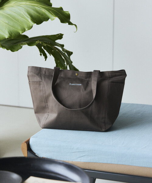 AMERICANA(アメリカーナ)の「Americana/アメリカーナ × Firsthand 別注embroidery TOTE BAG M / ロゴ刺繍 トートバッグ Mサイズ 限定展開(トートバッグ・レディース・ベージュ/チャコールグレー/ピンク/ダークブラウン・FREE)」の11枚目の写真