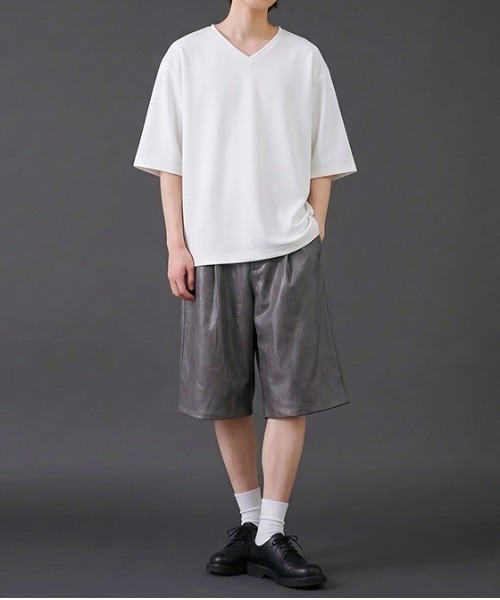 revertical（リバーティカル）の「PUレザーワンタック ワイドショーツ（その他パンツ・メンズ・チャコール/ブラック・MEDIUM/LARGE/SMALL）」の10枚目の写真