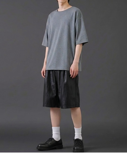 revertical（リバーティカル）の「PUレザーワンタック ワイドショーツ（その他パンツ・メンズ・チャコール/ブラック・MEDIUM/LARGE/SMALL）」の6枚目の写真
