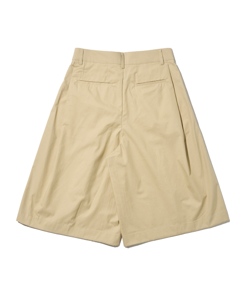 OTHERFITS（アザーフィッツ）の「ディープタックワイドバミューダパンツ（ベージュ）（その他パンツ・メンズ・その他・LARGE/MEDIUM）」の2枚目の写真