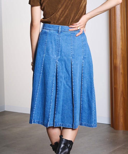 ROSE BUD(ローズバッド)の「DENIM PLEATED MIDI SKIRT(デニムスカート・レディース・ライトインディゴブルー・S/M)」の16枚目の写真