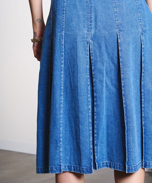 ROSE BUD(ローズバッド)の「DENIM PLEATED MIDI SKIRT(デニムスカート・レディース・ライトインディゴブルー・S/M)」の18枚目の写真