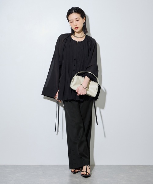 ADAM ET ROPE'(アダムエロペ)の「【サステナブル】サイドベンツスラックス/セットアップ対応(スラックス・レディース・ブラック/ダークブラウン・36/38)」の6枚目の写真