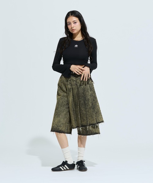 adidas(アディダス)の「エッセンシャルズ スカラップ エッジ長袖Tシャツ / ロンT / アディダスオリジナルス adidas Originals(Tシャツ/カットソー・レディース・ブラック・XX-LARGE/X-LARGE/X-SMALL/SMALL/MEDIUM/LARGE)」の5枚目の写真