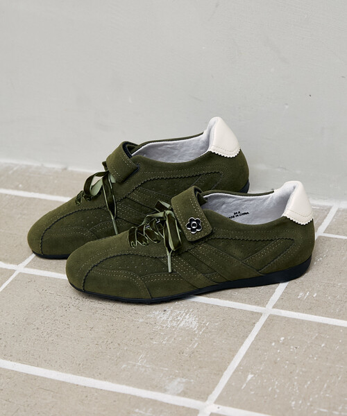 MARY QUANT（マリークワント）の「MARY QUANT/マリークワント フェイクスエード ベロア リボン 付 ベルクロ スニーカー[23.0~24.5cm展開]　限定展開（スニーカー・レディース・ブラック/ブラウン/オリーブ・24.5cm/24.0cm/23.5cm/23.0cm）」の8枚目の写真