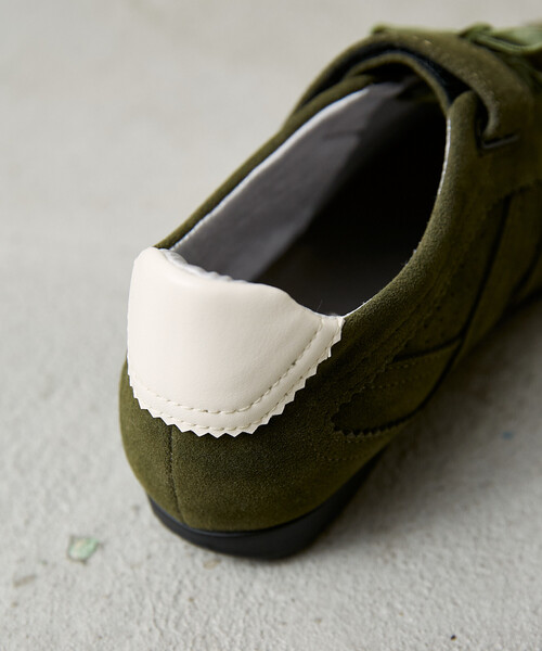 MARY QUANT（マリークワント）の「MARY QUANT/マリークワント フェイクスエード ベロア リボン 付 ベルクロ スニーカー[23.0~24.5cm展開]　限定展開（スニーカー・レディース・ブラック/ブラウン/オリーブ・24.5cm/24.0cm/23.5cm/23.0cm）」の16枚目の写真