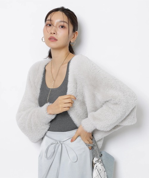 JUSGLITTY（ジャスグリッティー）の「フラッフィーボレロ（ニット/セーター・レディース・オフホワイト/ライトグレー・2）」の3枚目の写真