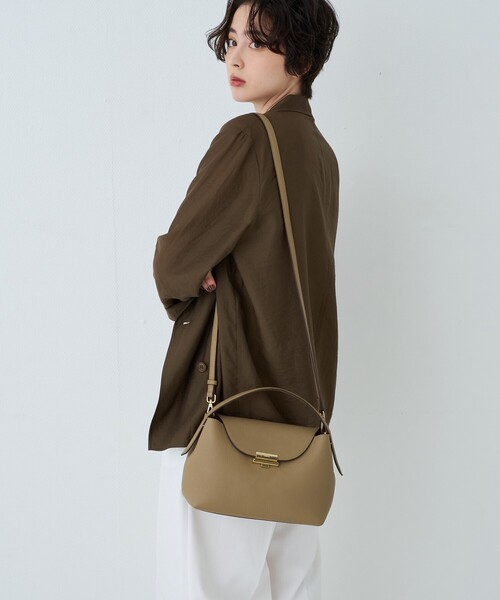 PUNTI.(プンティ)の「【PUNTI. / プンティ】レザーハンドルショルダーバッグ MAGNOLIA-HAND(ショルダーバッグ・レディース・ベージュ/ブラック・フリー)」の5枚目の写真