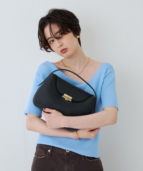 PUNTI.(プンティ)の「【PUNTI. / プンティ】レザーハンドルショルダーバッグ MAGNOLIA-HAND(ショルダーバッグ・レディース・ベージュ/ブラック・フリー)」の6枚目の写真