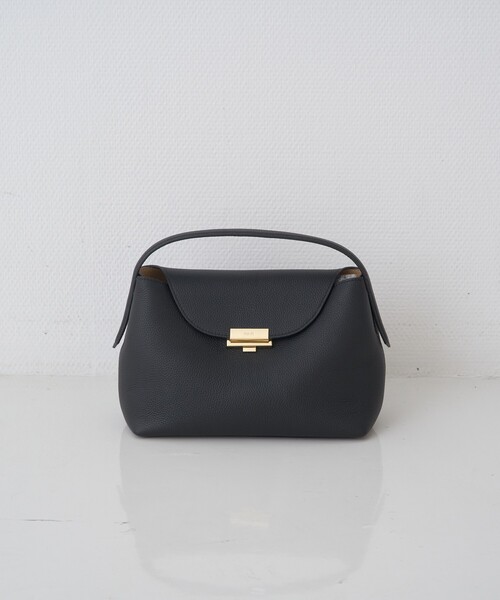 PUNTI.(プンティ)の「【PUNTI. / プンティ】レザーハンドルショルダーバッグ MAGNOLIA-HAND(ショルダーバッグ・レディース・ベージュ/ブラック・フリー)」の17枚目の写真