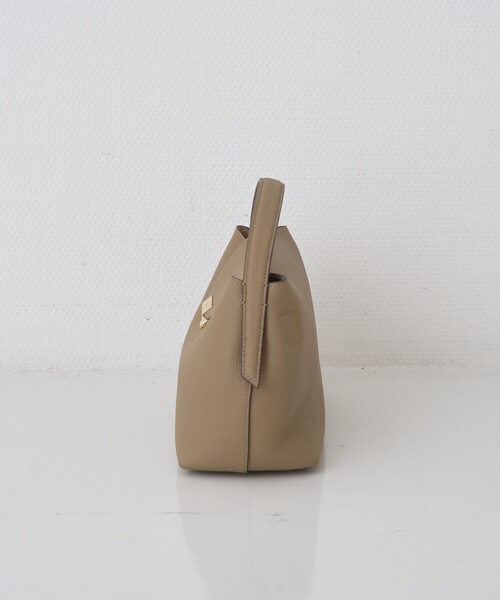 PUNTI.(プンティ)の「【PUNTI. / プンティ】レザーハンドルショルダーバッグ MAGNOLIA-HAND(ショルダーバッグ・レディース・ベージュ/ブラック・フリー)」の19枚目の写真