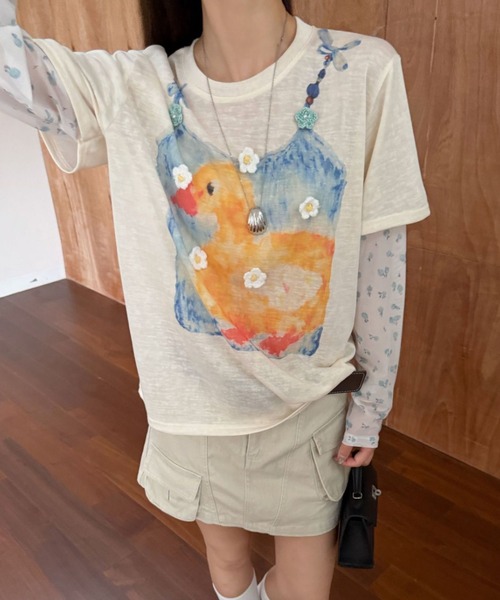 CHUN CHUN NOTES(チュンチュンノーツ)の「26AW/フラワーモチーフ付き アヒルプリント フェイクレイヤードTシャツ(Tシャツ/カットソー・レディース・アイボリー・F)」の3枚目の写真