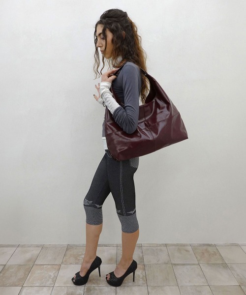 SCULPTOR(スカルプター)の「Carryall Hobo Bag(ショルダーバッグ・レディース・バーガンディー/ミント/ブラック・FREE)」の11枚目の写真