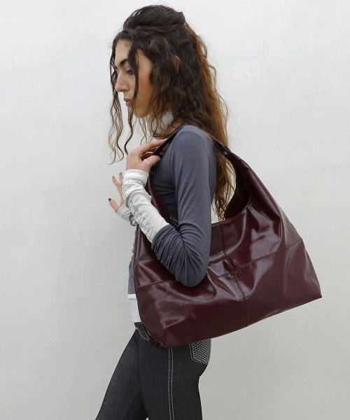 SCULPTOR(スカルプター)の「Carryall Hobo Bag(ショルダーバッグ・レディース・バーガンディー/ミント/ブラック・FREE)」の14枚目の写真