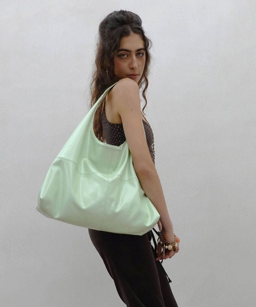 SCULPTOR(スカルプター)の「Carryall Hobo Bag(ショルダーバッグ・レディース・バーガンディー/ミント/ブラック・FREE)」の19枚目の写真