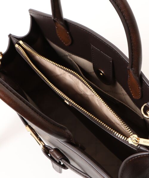 MICHAEL KORS(マイケルコース)の「GRETA MD SATCHEL(ハンドバッグ・レディース・ブラウン系・FREE)」の4枚目の写真