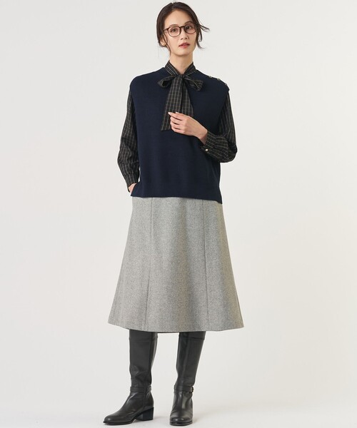 J.PRESS Ladies(J.プレス レディス)の「【プラスワンアイテムに】DRALON MERINO ニット ベスト(ベスト・レディース・ダークブラウン系/ピーコックグリーン系/ネイビー系/ライトグレー系/ベージュ系・SMALL)」の11枚目の写真