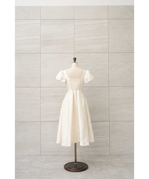 MISTREASS(ミストレアス)の「Ribbon Jacquard Mini-Puff Dress(ワンピース・レディース・ホワイト/ブラック・FREE)」の3枚目の写真