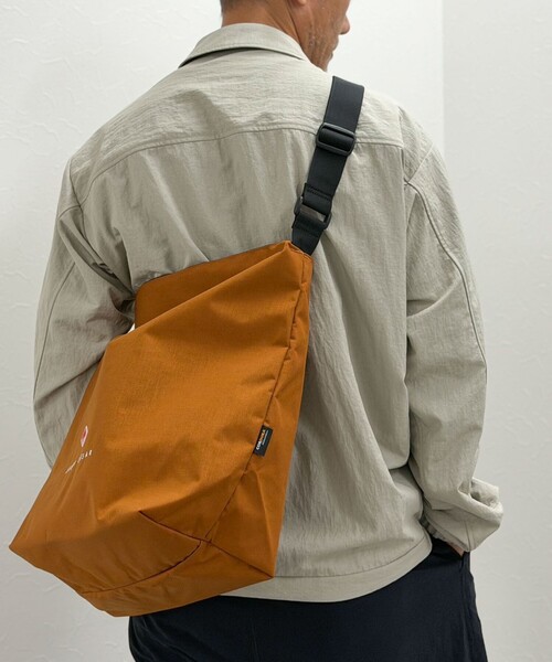 DANTON（ダントン）の「【DANTON/ダントン】JULES CESAR（ジュール・セザール）（ショルダーバッグ・メンズ・オレンジ/インディゴブルー/ブラック・FREE）」の5枚目の写真