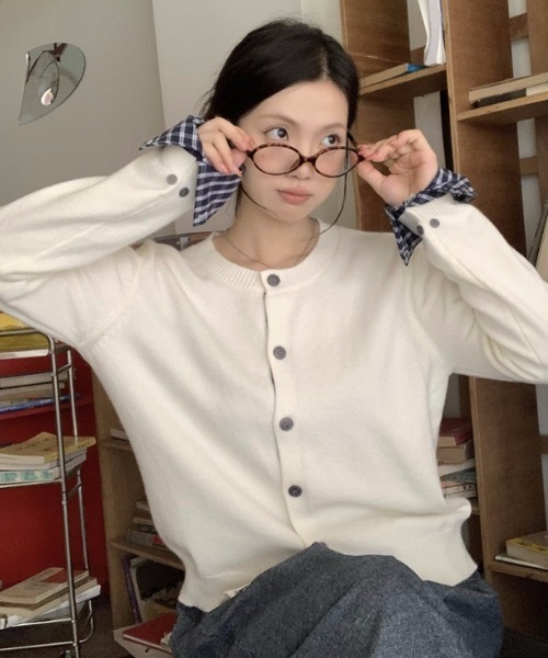 Teem Store(チームストア)の「チェック柄シャツドッキング クルーネックニットカーディガン(ニット/セーター・レディース・ホワイト/グレー/ブラック・M)」の12枚目の写真
