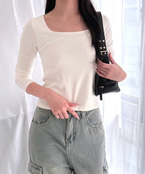 merrylatte(メリーラテ)の「スクエアネック コットン ストレッチ 細見え トップス(Tシャツ/カットソー・レディース・ホワイト/グレー/ブラック・FREE)」の2枚目の写真