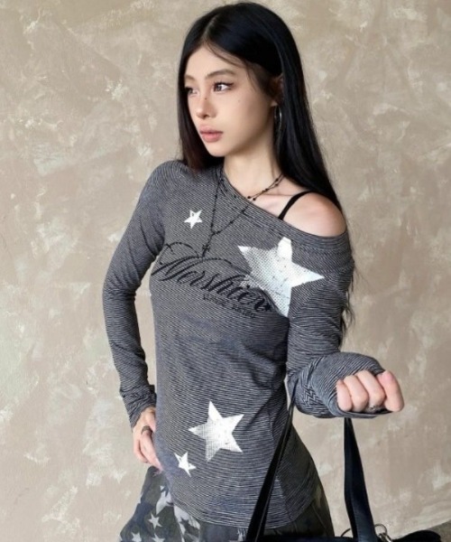 DIAVEL(ディアベル)の「【秋冬新作】スタープリント ボーダーロングスリーブTシャツ(Tシャツ/カットソー・レディース・ブラック・M)」の6枚目の写真