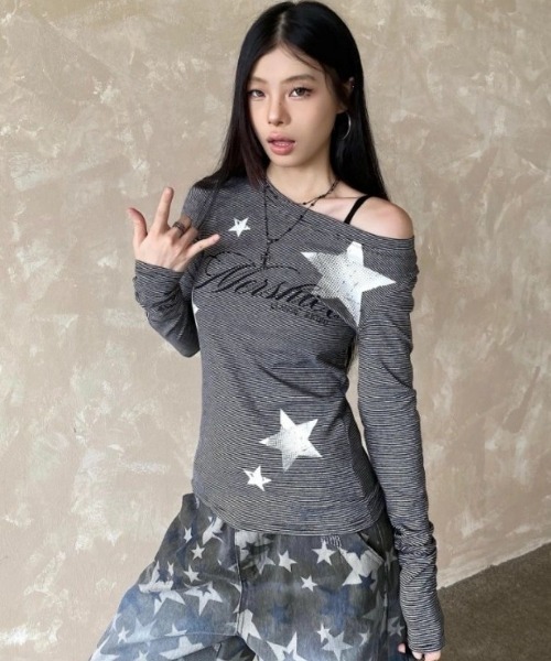 DIAVEL(ディアベル)の「【秋冬新作】スタープリント ボーダーロングスリーブTシャツ(Tシャツ/カットソー・レディース・ブラック・M)」の8枚目の写真
