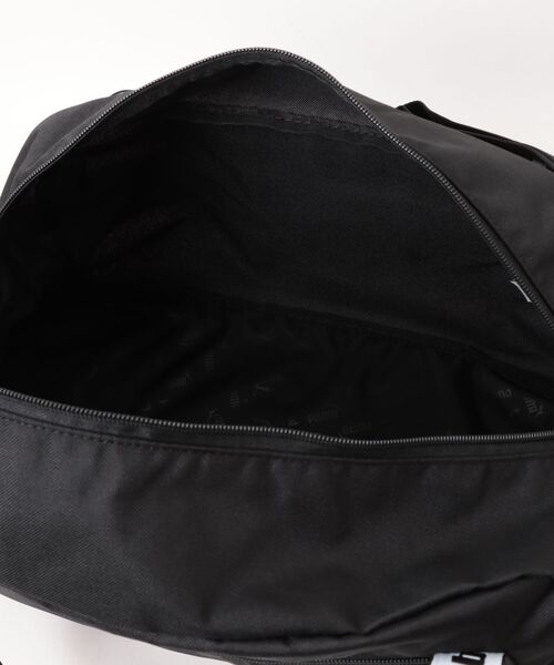 PUMA（プーマ）の「《PUMA》PUMA PHASE TAPE SMALL SPORTS BAG（ドラムバッグ・メンズ・ダークグレー/ブラック・フリー）」の5枚目の写真