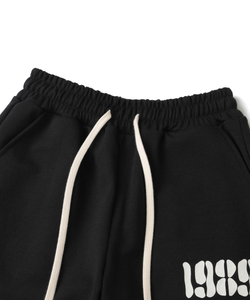 KNITTED(ニッティド)の「カーブライン トレーニングパンツ ブラック(スウェットパンツ・レディース・その他・MEDIUM/LARGE/X-LARGE)」の4枚目の写真