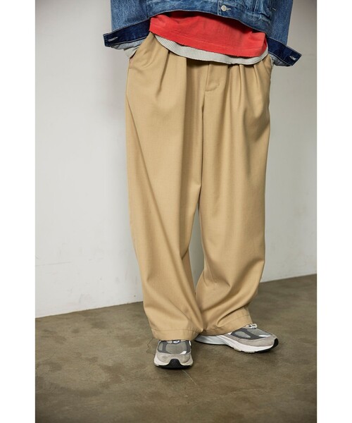 BEAMS(ビームス)の「ワイド 2プリーツ スラックス(その他パンツ・メンズ・ベージュ/ブラック・XL/S/L/M)」の17枚目の写真