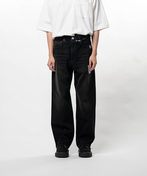 In・stru(men-tal).(インストルメンタル)の「【in・stru(men-tal)./ インストールメンタル】HARD WASHED SELVAGE DENIM STRAIGHT PANTS(デニムパンツ・メンズ・インディゴブルー/ブラック・44/46)」の2枚目の写真