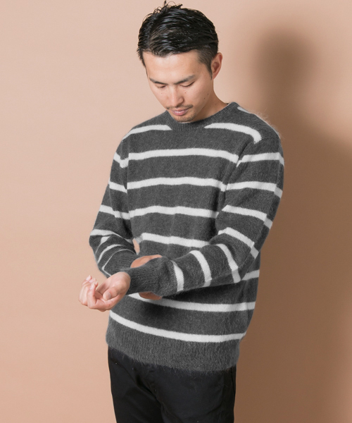 URBAN RESEARCH(アーバンリサーチ)の「モヘアボーダークルーネック起毛ニット(ニット/セーター・メンズ・ベージュ/ネイビー/チャコールグレー/ブラック・MEDIUM/LARGE)」の2枚目の写真