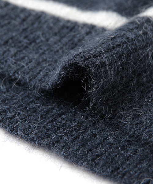 URBAN RESEARCH(アーバンリサーチ)の「モヘアボーダークルーネック起毛ニット(ニット/セーター・メンズ・ベージュ/ネイビー/チャコールグレー/ブラック・MEDIUM/LARGE)」の9枚目の写真