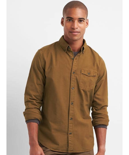 GAP(ギャップ)の「Gap オックスフォード ガーメントダイ スタンダードフィットシャツ(シャツ/ブラウス・メンズ・オリーブ/ライトブルー/ボルドー/ダークブラウン・XXS/L/XS/M/XL/S)」の2枚目の写真