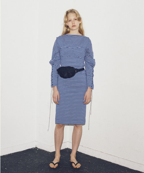 HOLIDAY（ホリデイ）の「HOLIDAY PACKABLE MINI WAIST BAG パッカブルホリデイミニウエストバッグ（ボディバッグ/ウエストポーチ・レディース・ブラック/レッド・ONE SIZE）」の6枚目の写真