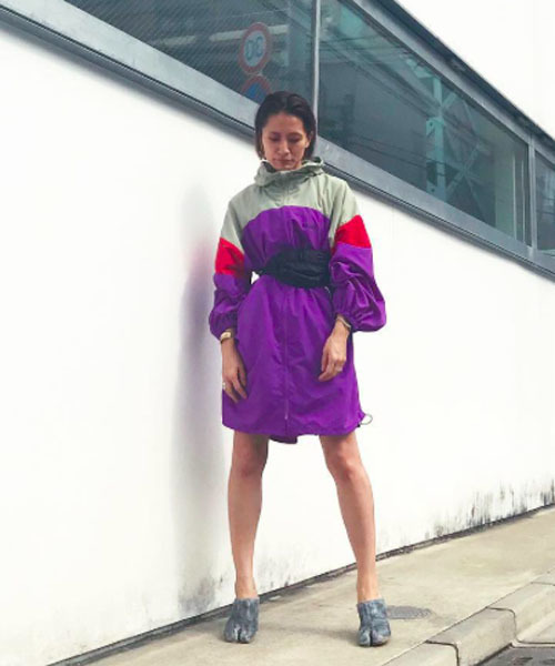 HOLIDAY（ホリデイ）の「HOLIDAY PACKABLE MINI WAIST BAG パッカブルホリデイミニウエストバッグ（ボディバッグ/ウエストポーチ・レディース・ブラック/レッド・ONE SIZE）」の7枚目の写真