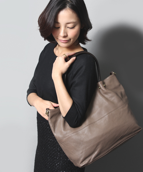 STUDIOUS(ステュディオス)の「AnnaMarie レザー2wayミドルトート 【WEB限定】(トートバッグ・レディース・ライトグリーン/マルチ/マスタード/ブラウン系その他/ピンク系その他/グレー×ピンク/ダークウッド/イエロー×グリーン/ネイビー/グレー/ダークブラウン/ライトグレー・FREE)」の3枚目の写真