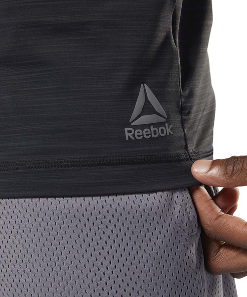 Reebok（リーボック）の「【2018秋冬新作】レズミルズ メンズアクティブチルバックロゴタンク（タンクトップ・メンズ・ブラック・SMALL/MEDIUM/LARGE/X-LARGE/XX-LARGE/XXX-LARGE）」の6枚目の写真